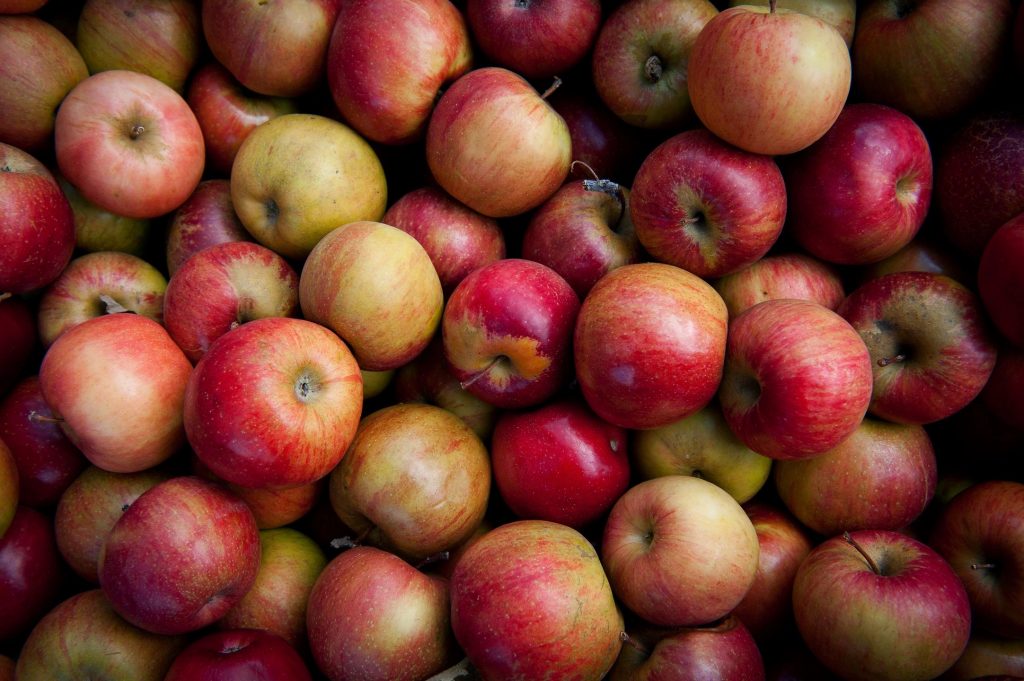 A pile of red apples