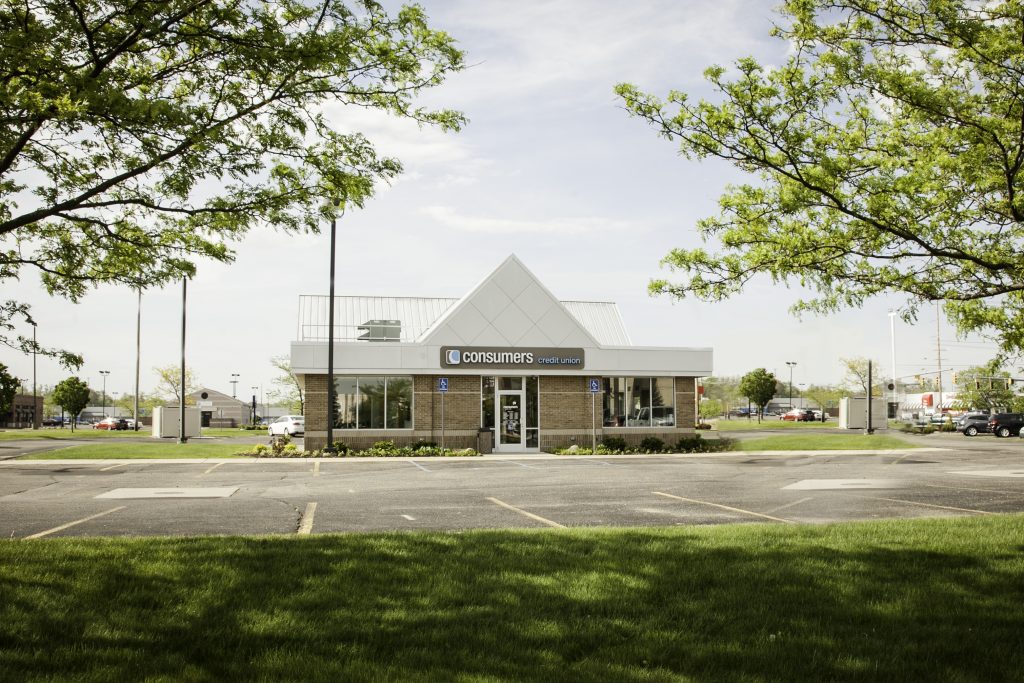 Front view of Battle Creek Consumers Credit Union branch